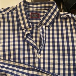 UNTUCKit
L
Slim fit 
Barely worn
Great condition